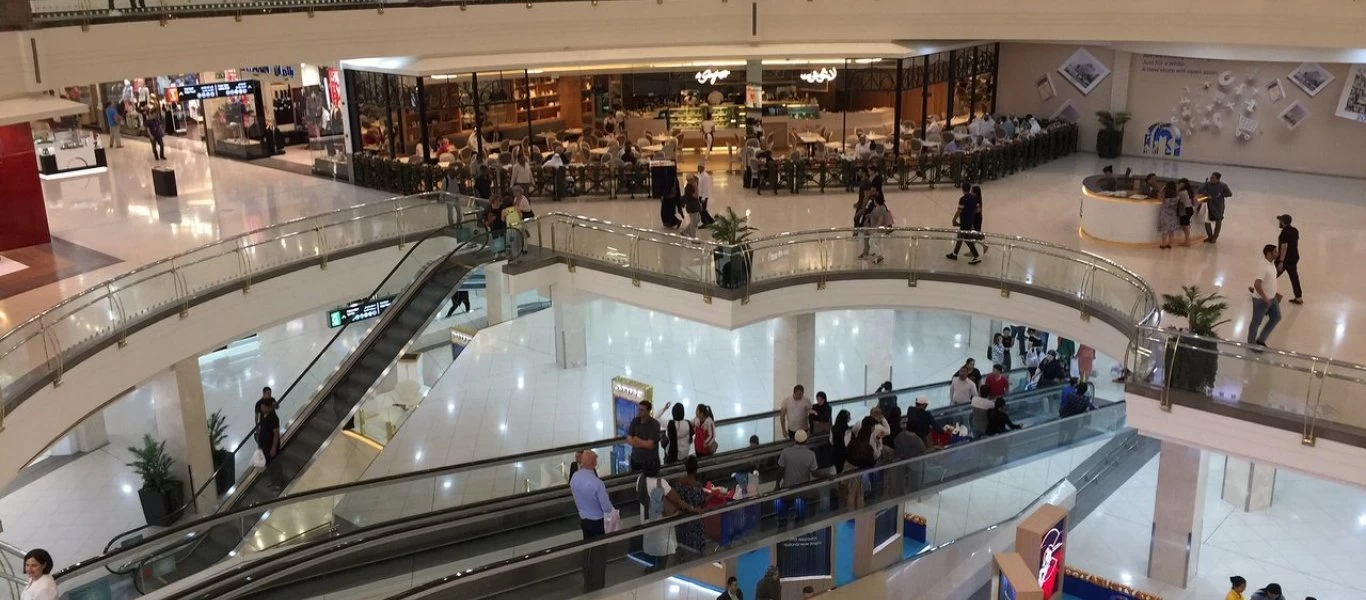 Σε απόγνωση το οικονομικό επιτελείο: Ανοίγουν δυο εβδομάδες νωρίτερα τα εμπορικά κέντρα - Στον «πάτο» τα έσοδα